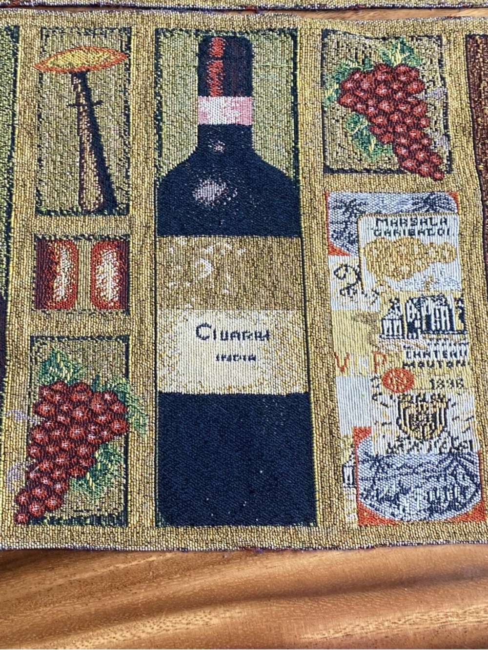 6 kitchen placemats.Wine  Bottle Tapestry and Grapes. Gold, Black, Burgendy